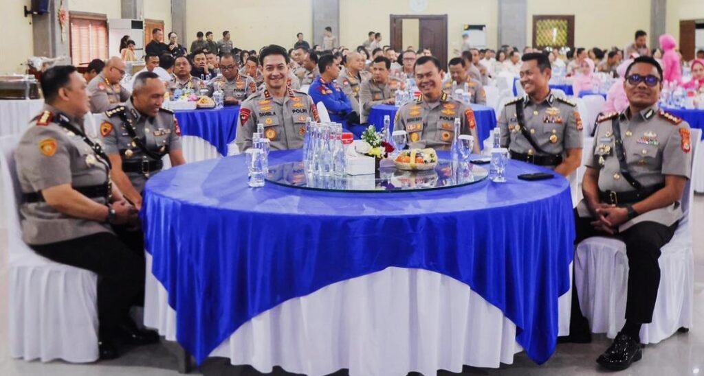 KENAL PAMIT - Polda Bali menggelar kenal-pamit pasca-serah-terima jabatan (sertijab) Karo SDM dan Dirintelkam di Gedung Presisi Polda Bali pada Kamis (26/3/2026) yang dihadiri Kapolda Bali  Irjen Pol. Daniel Adityajaya. BIG.com/ist