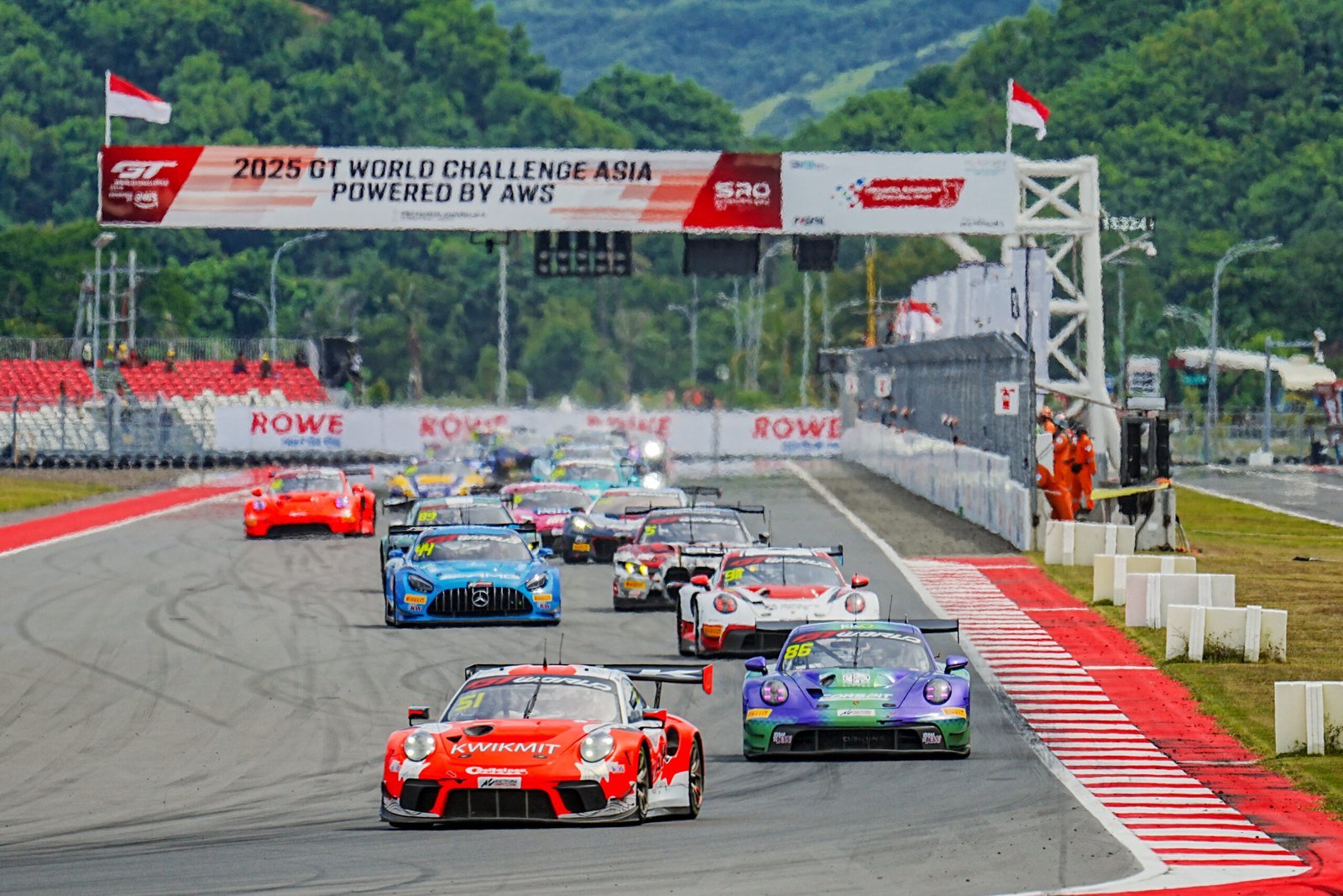 SEDOT PENONTON - Salah GT World Challenge Asia di luar negeri yang banyak menyedot penonton, karena seru.
BIG.com/ist