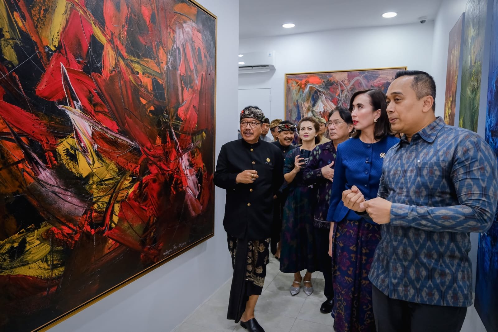 Minggu--pameran Kun