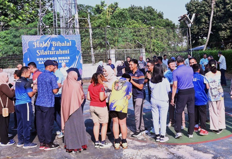 Minggu--Halal