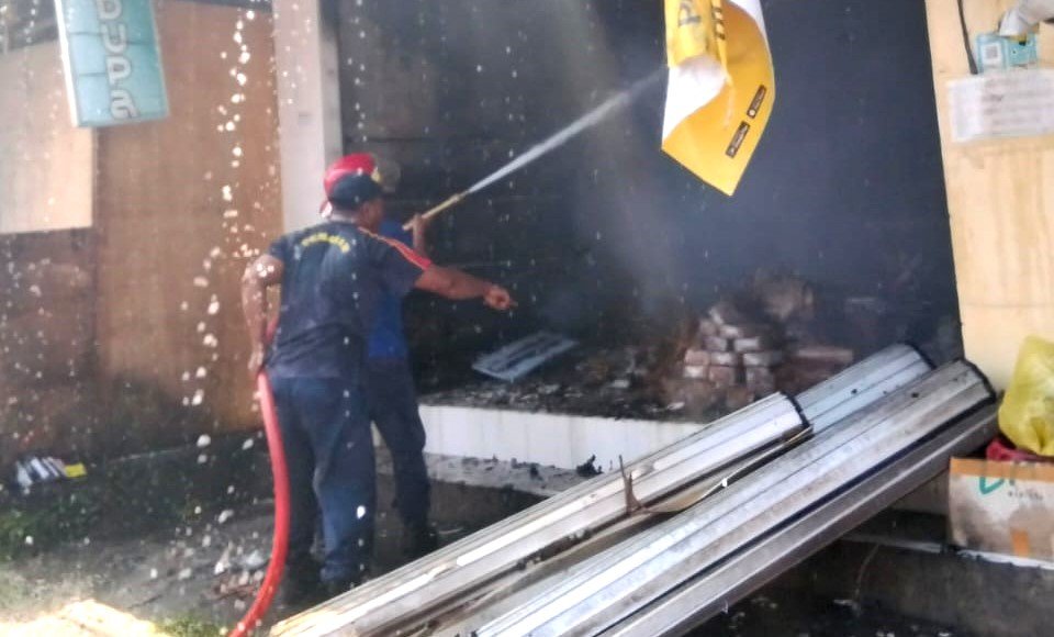 Senin--terbakar2