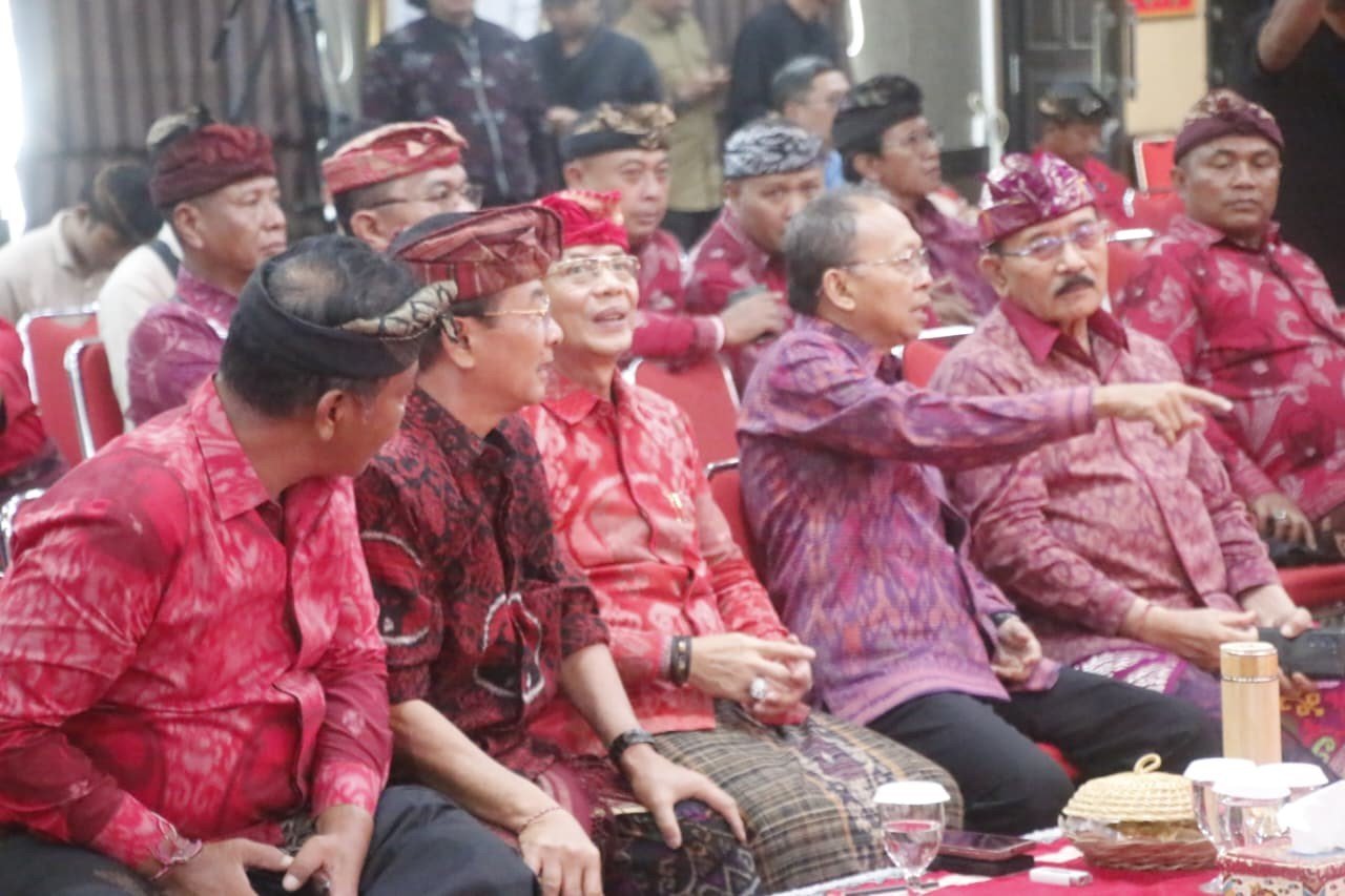 Selasa--arak Bali2