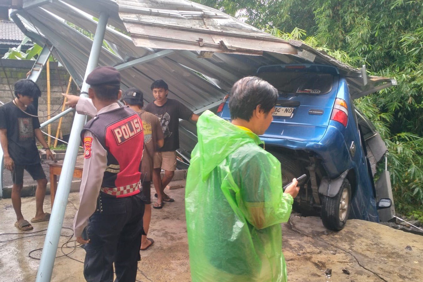 Selasa--mobil