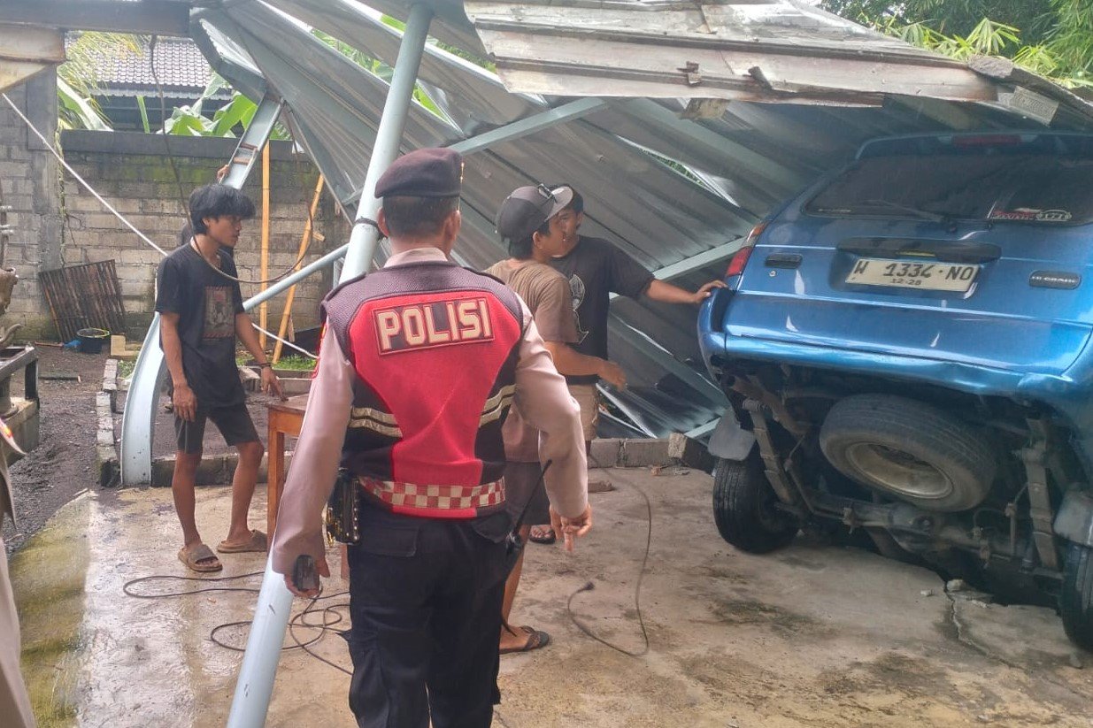 Selasa--mobil2