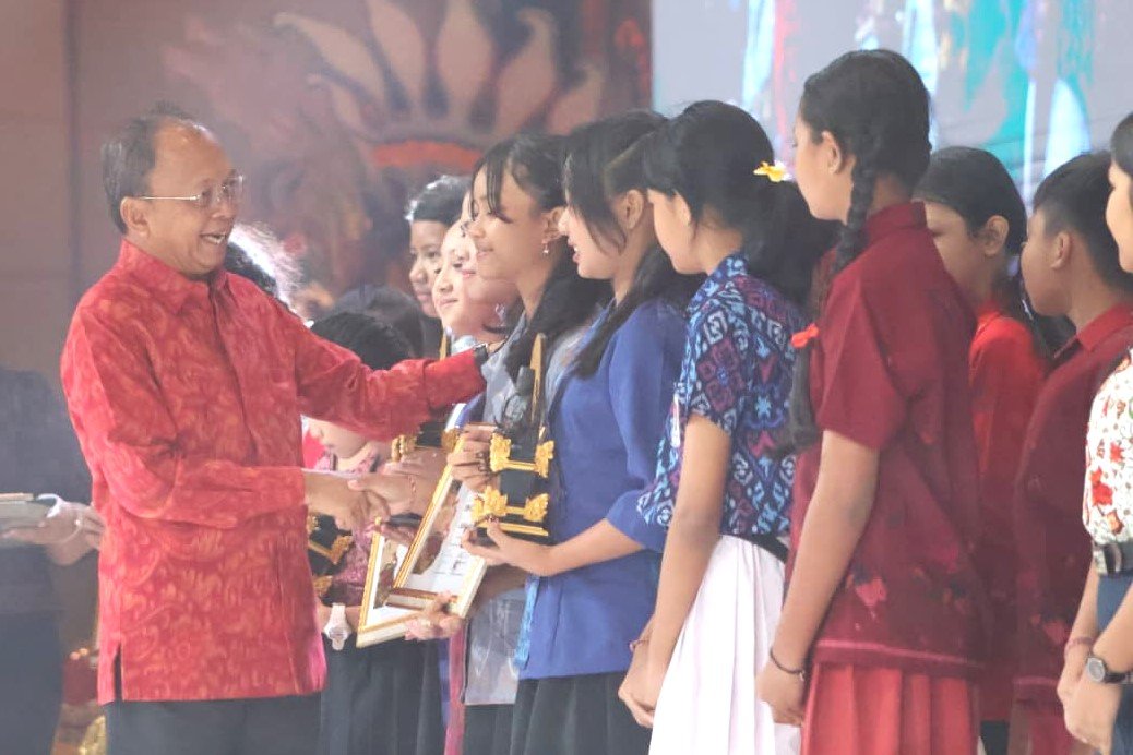 Minggu--PDI4