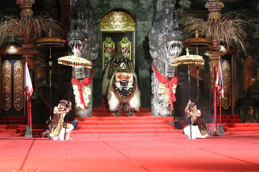 Minggu--barong3