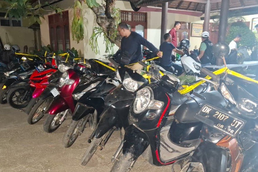 Minggu--motor