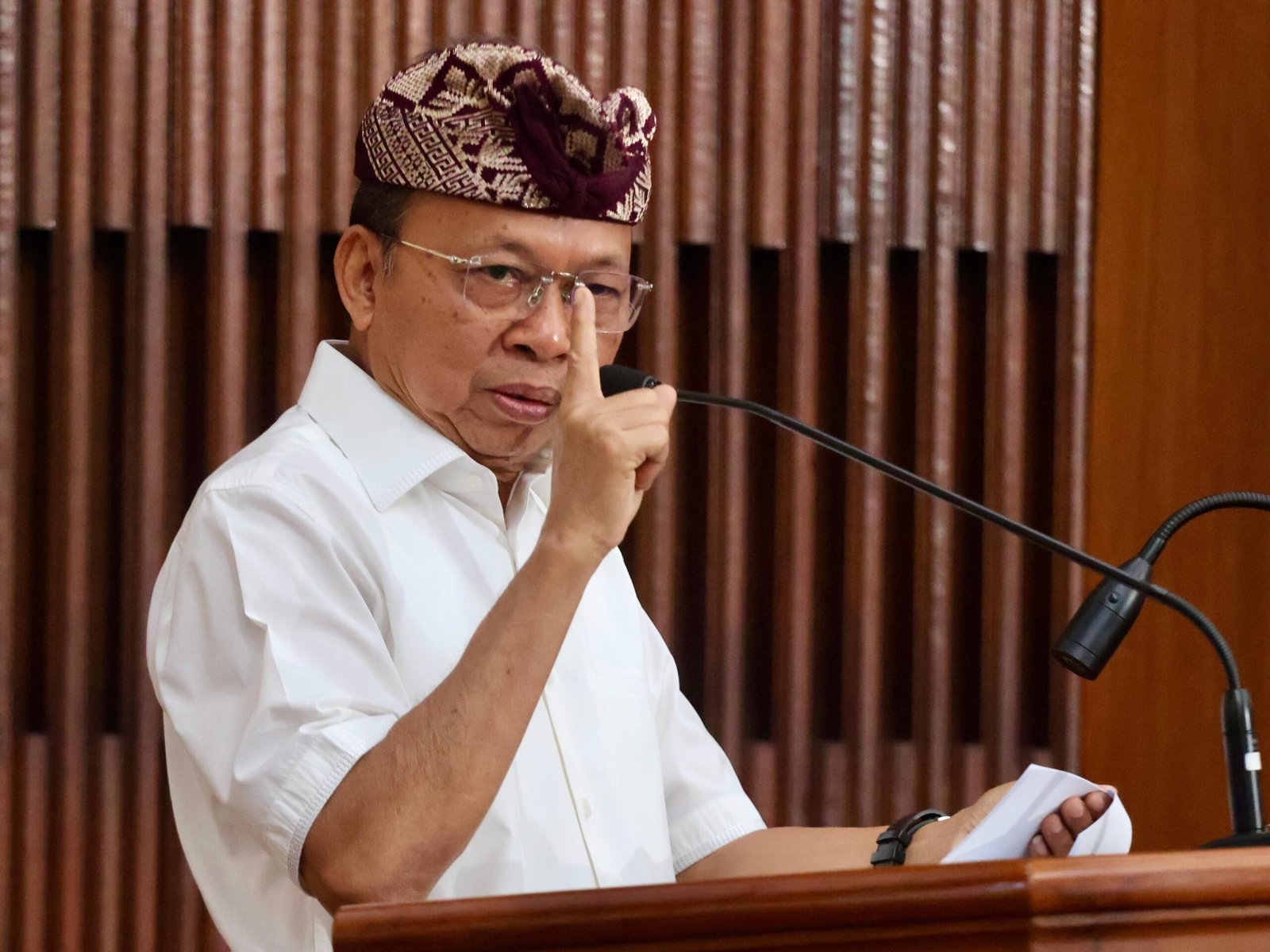 Selasa--Gubernur
