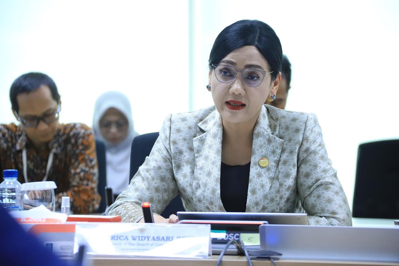 Selasa--OJK2