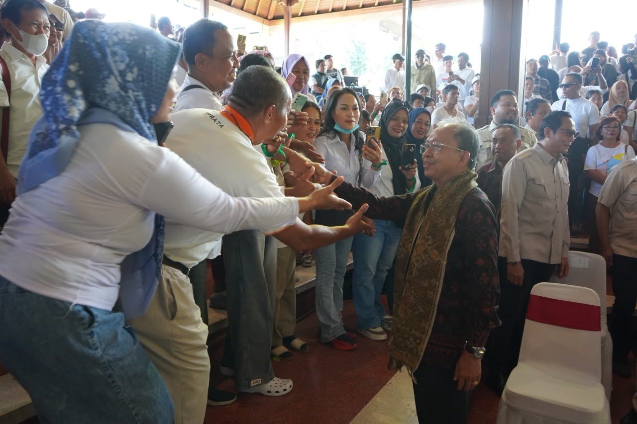 Jumat--gajah1