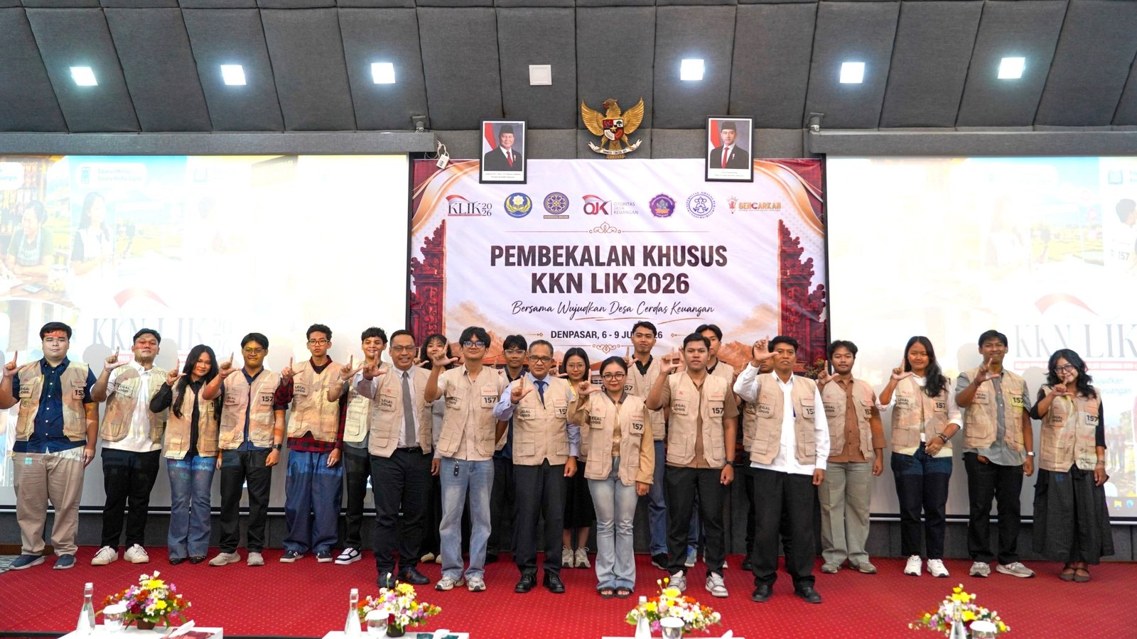 Kamis--OJK1