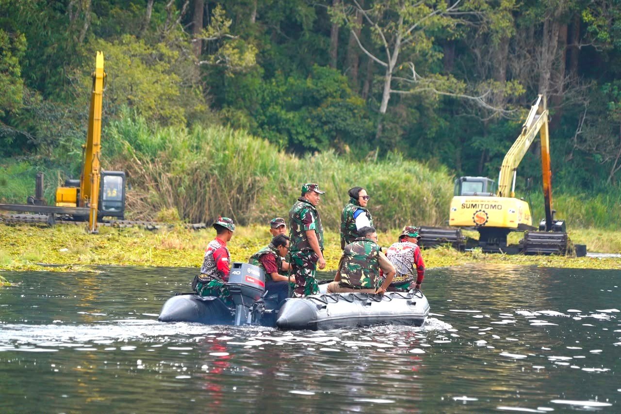 Selasa--Buyan