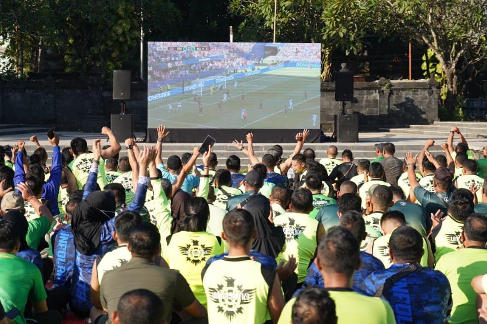 Selasa--nobar2