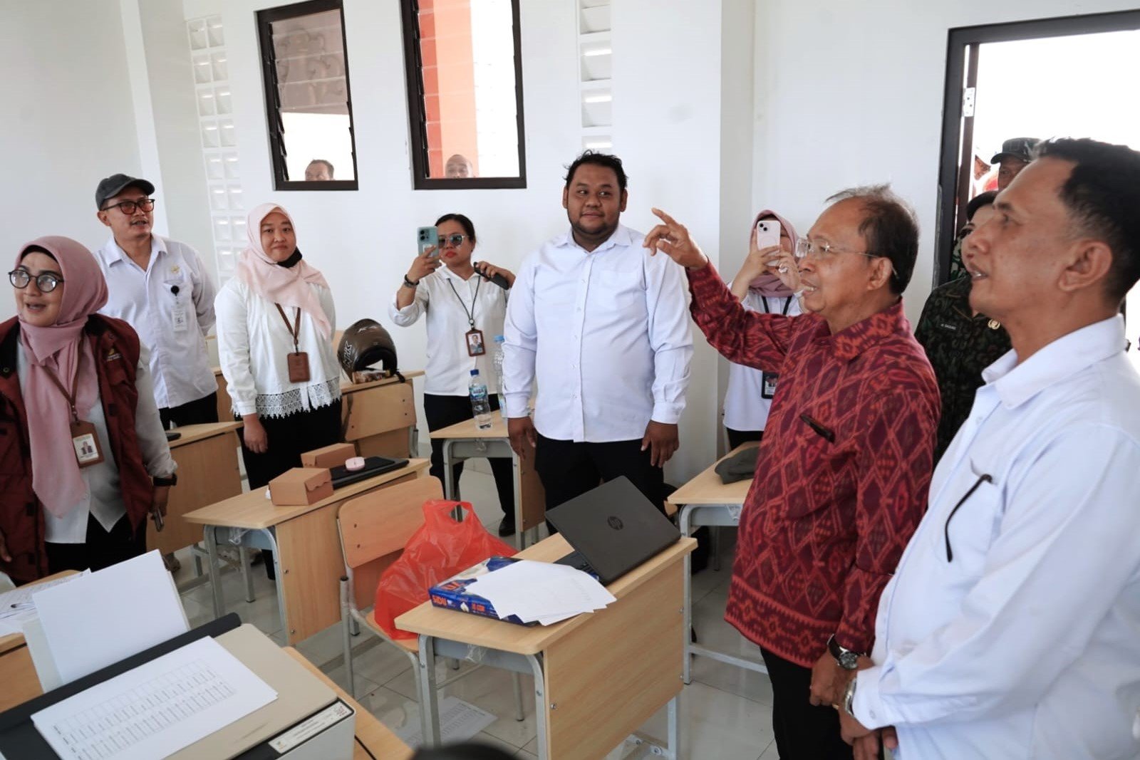 Selasa--sekolah