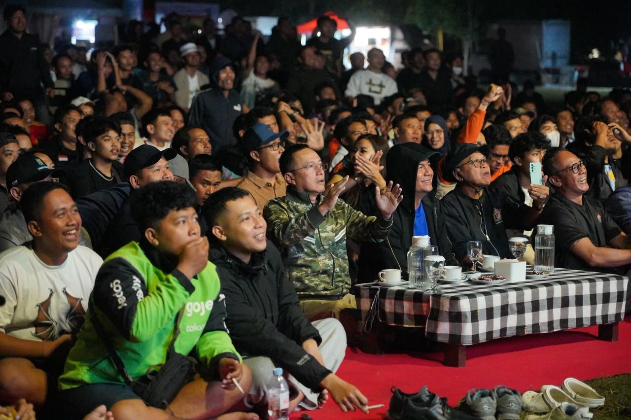 Senin--nobar2
