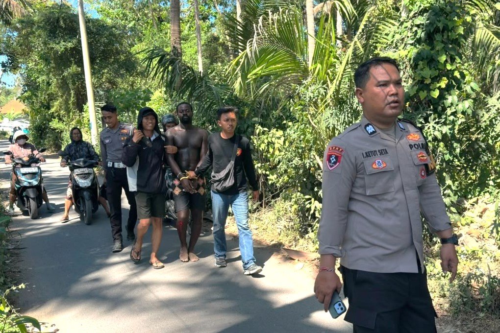 Senin--pencuri3
