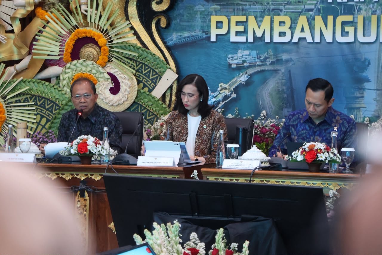Senin--rakor4