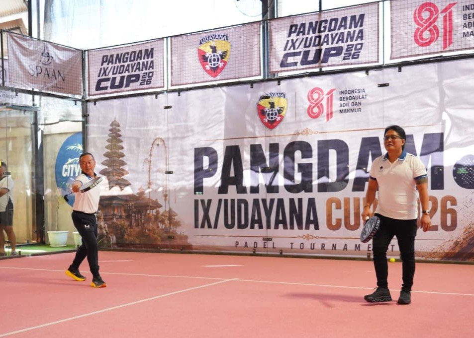 Jumat--padel1