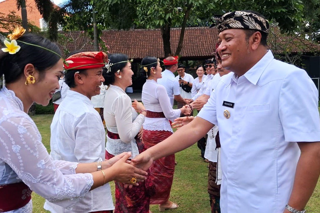 Kamis--Gianyar1