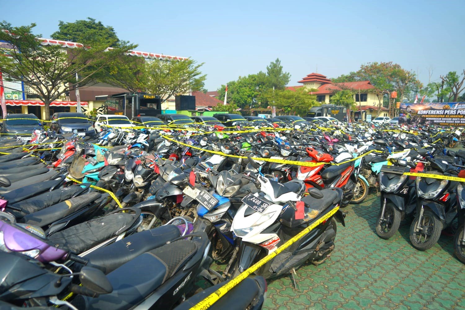 Minggu--Jabar1