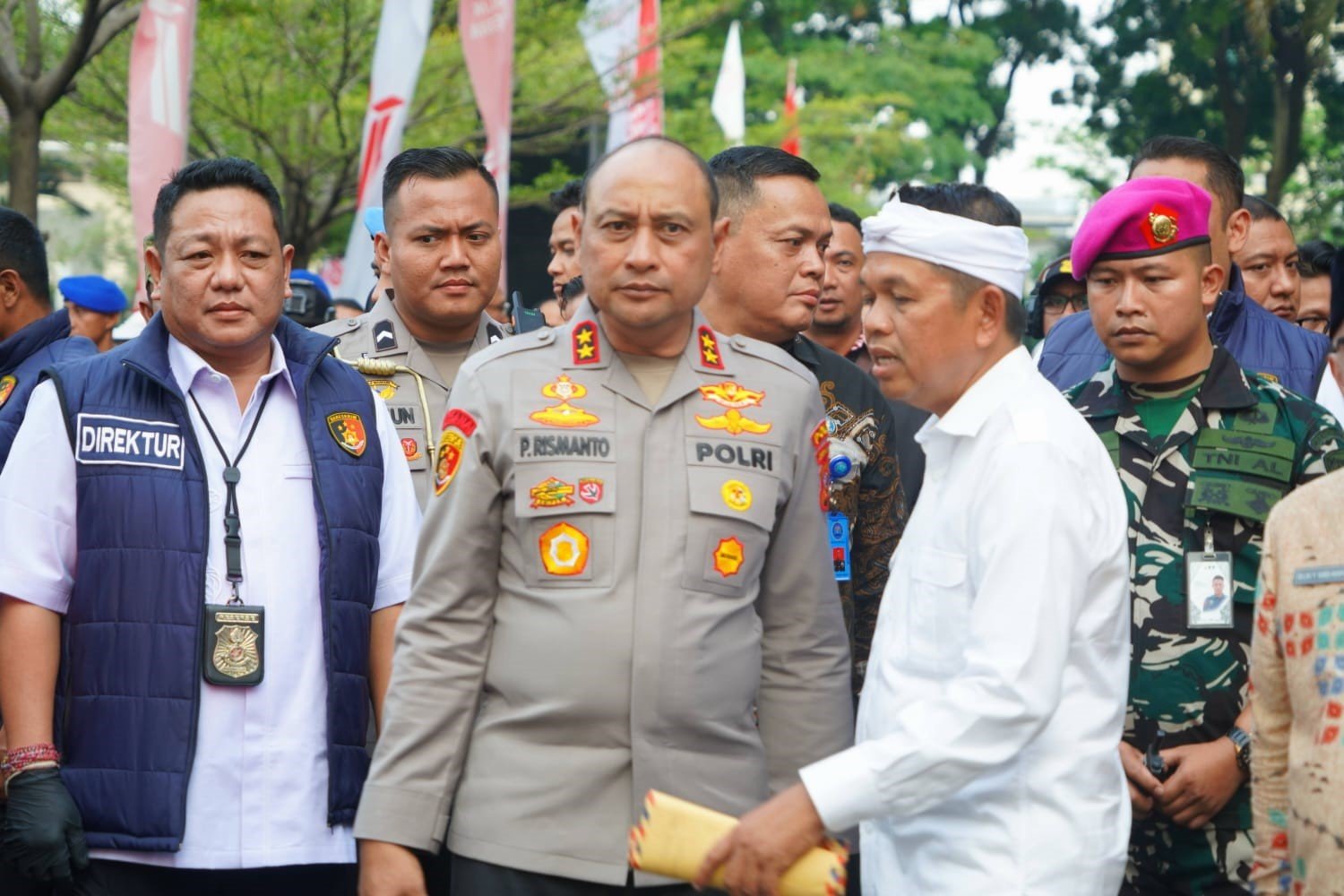 Minggu--Jabar2
