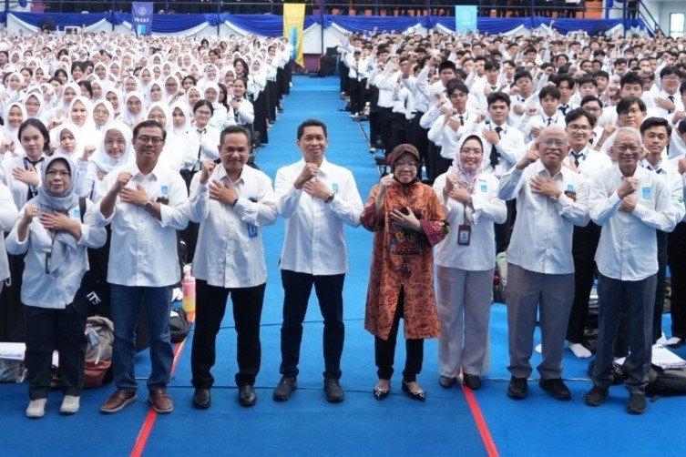 Selasa--Risma4