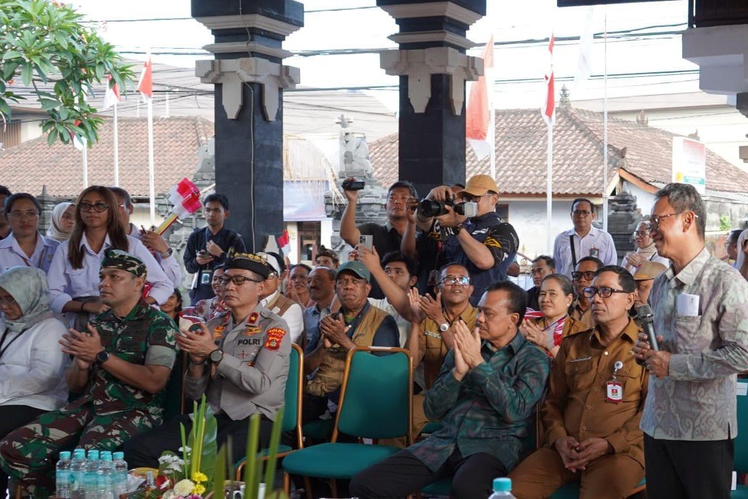 Selasa--bedah