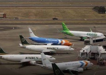Selasa--bandara