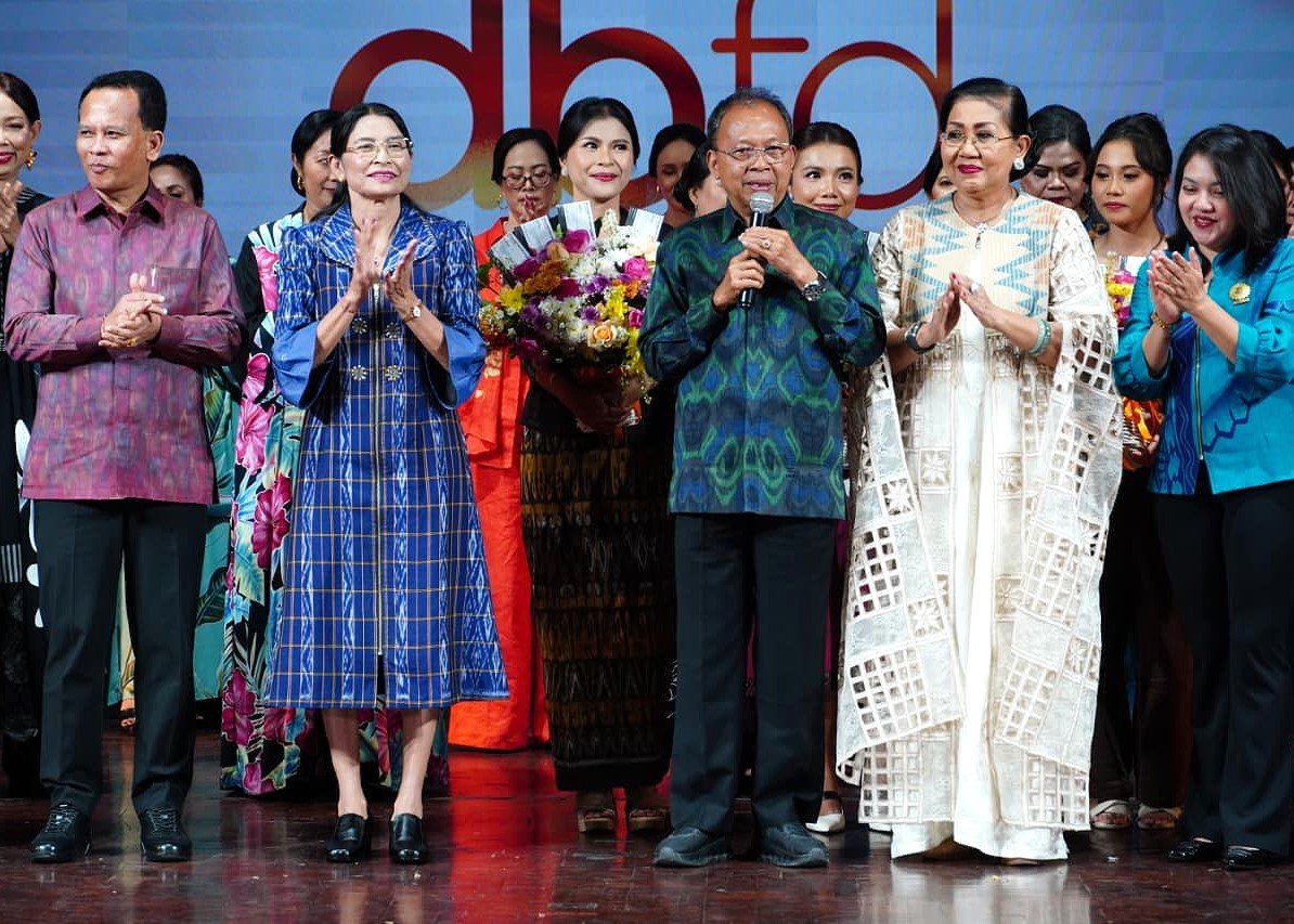 Selasa--fashion
