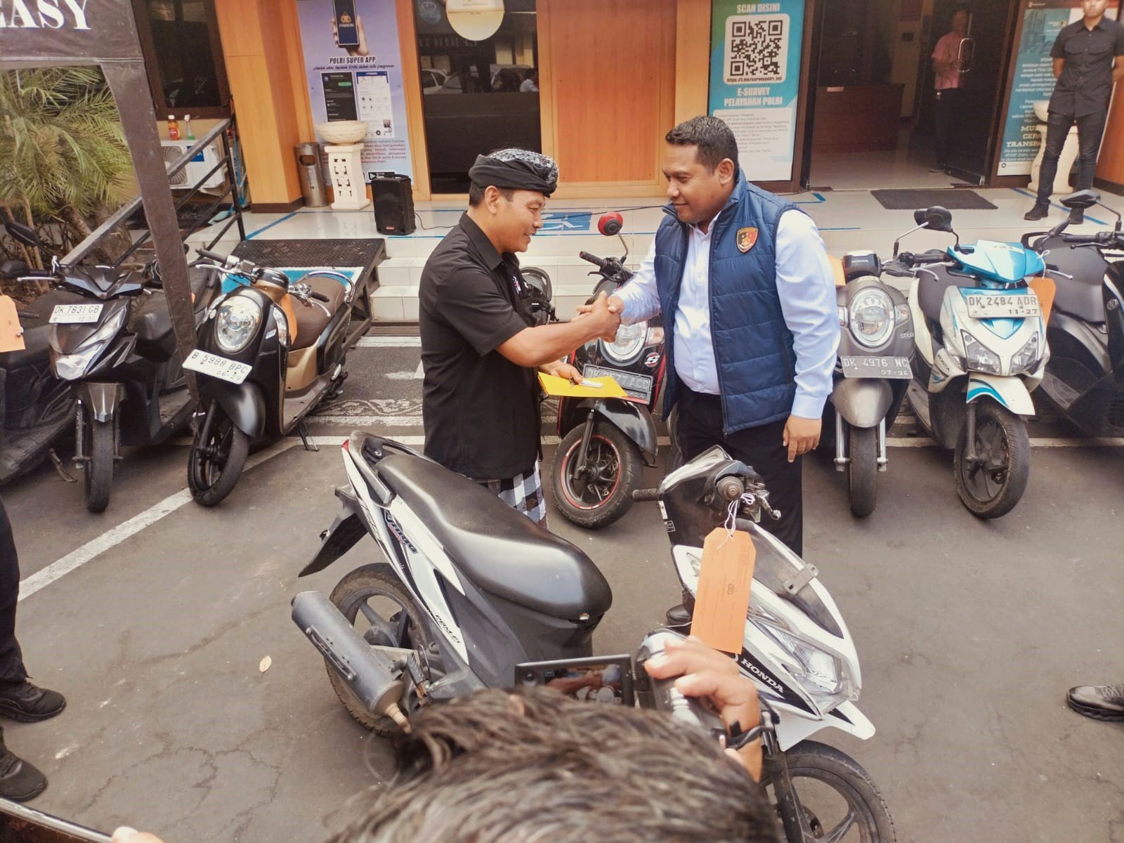 Jumat--pecalang2