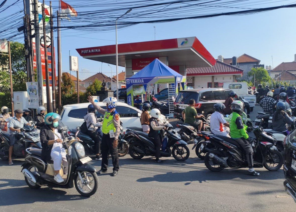 Selasa--polisi