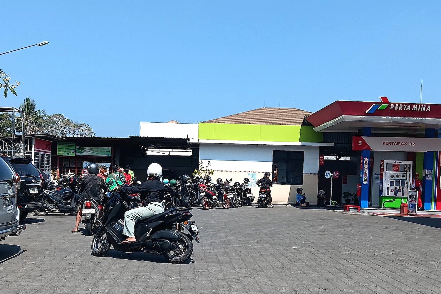 Senin--SPBU3